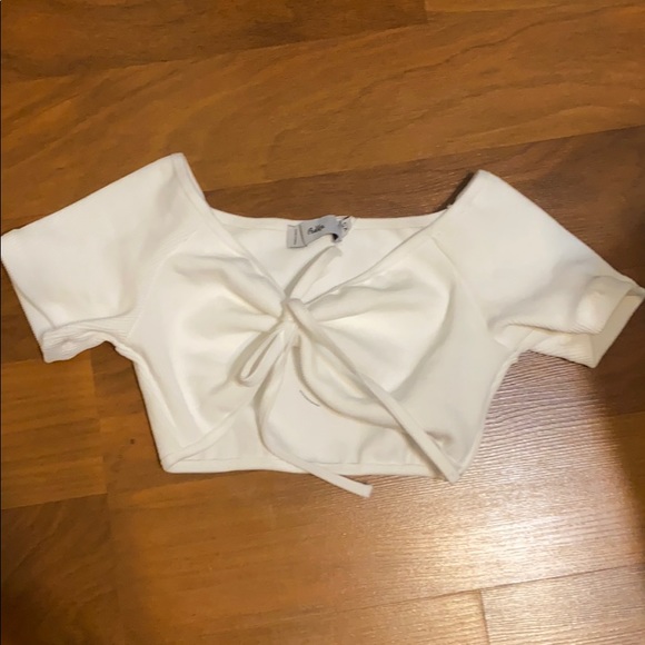 XS White Adika crop top - Picture 2 of 3